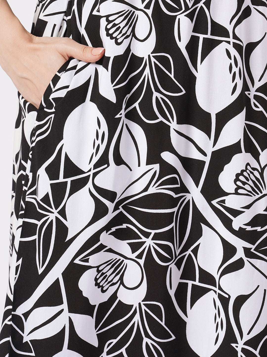 Black & White Abstract Printed Maternity Dress